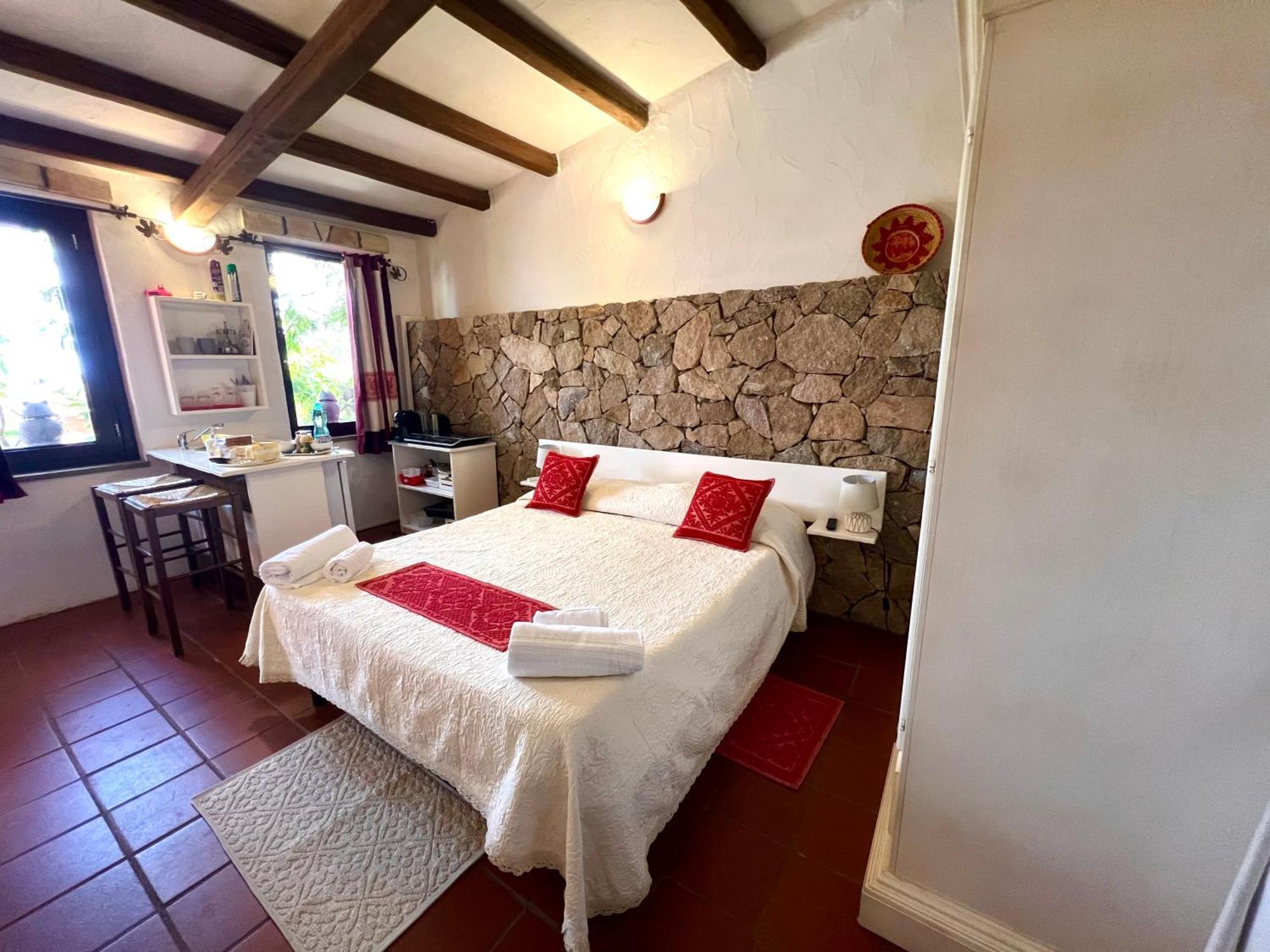 Antico Casale Del Poggio Hotel Capoterra Luaran gambar