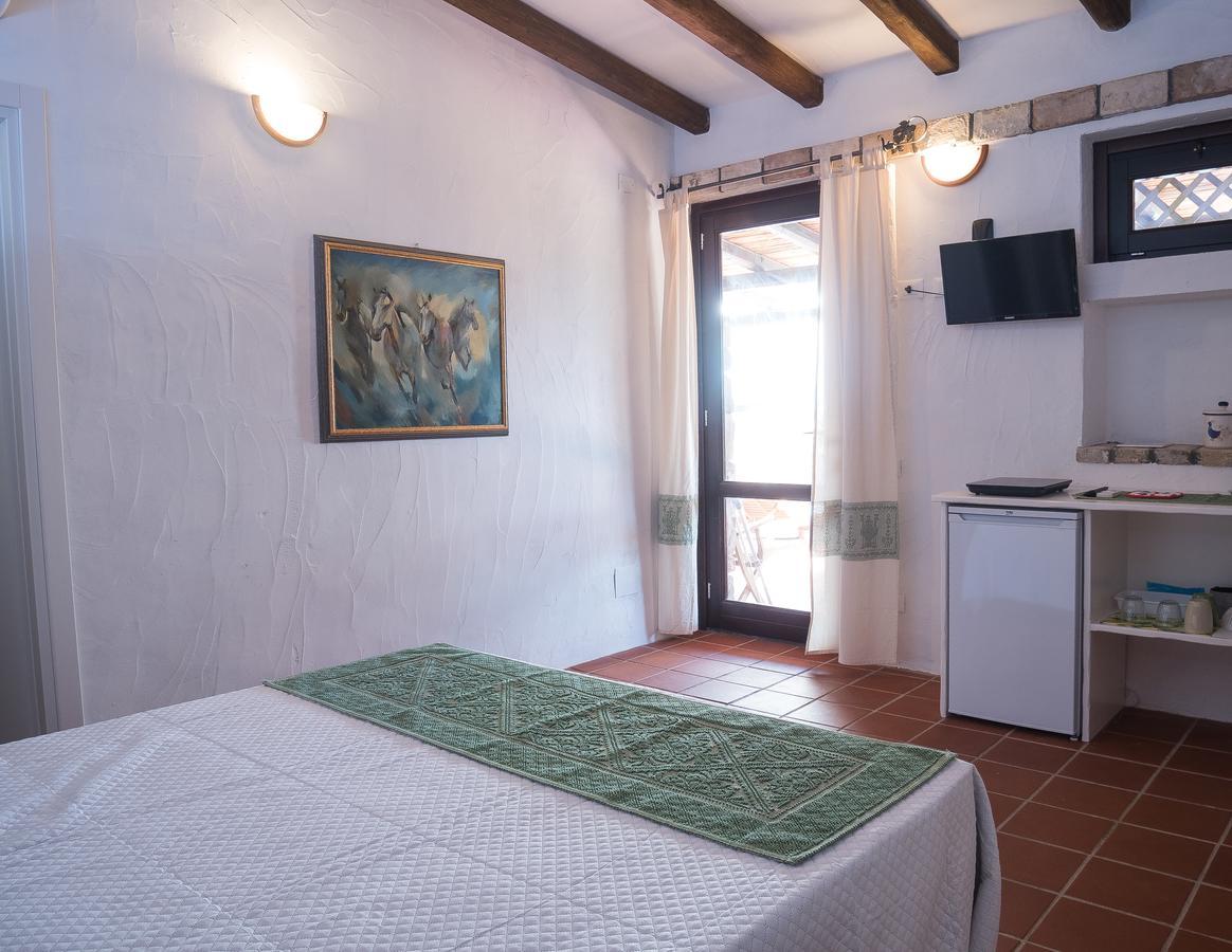 Antico Casale Del Poggio Hotel Capoterra Luaran gambar