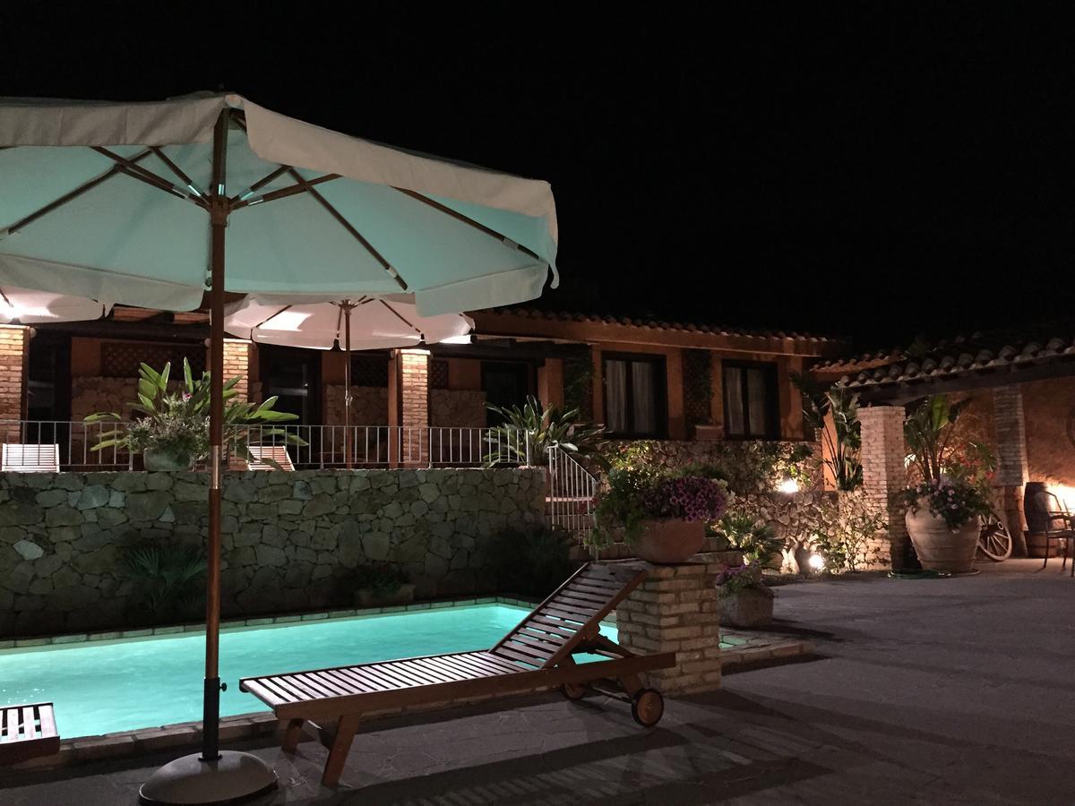 Antico Casale Del Poggio Hotel Capoterra Luaran gambar